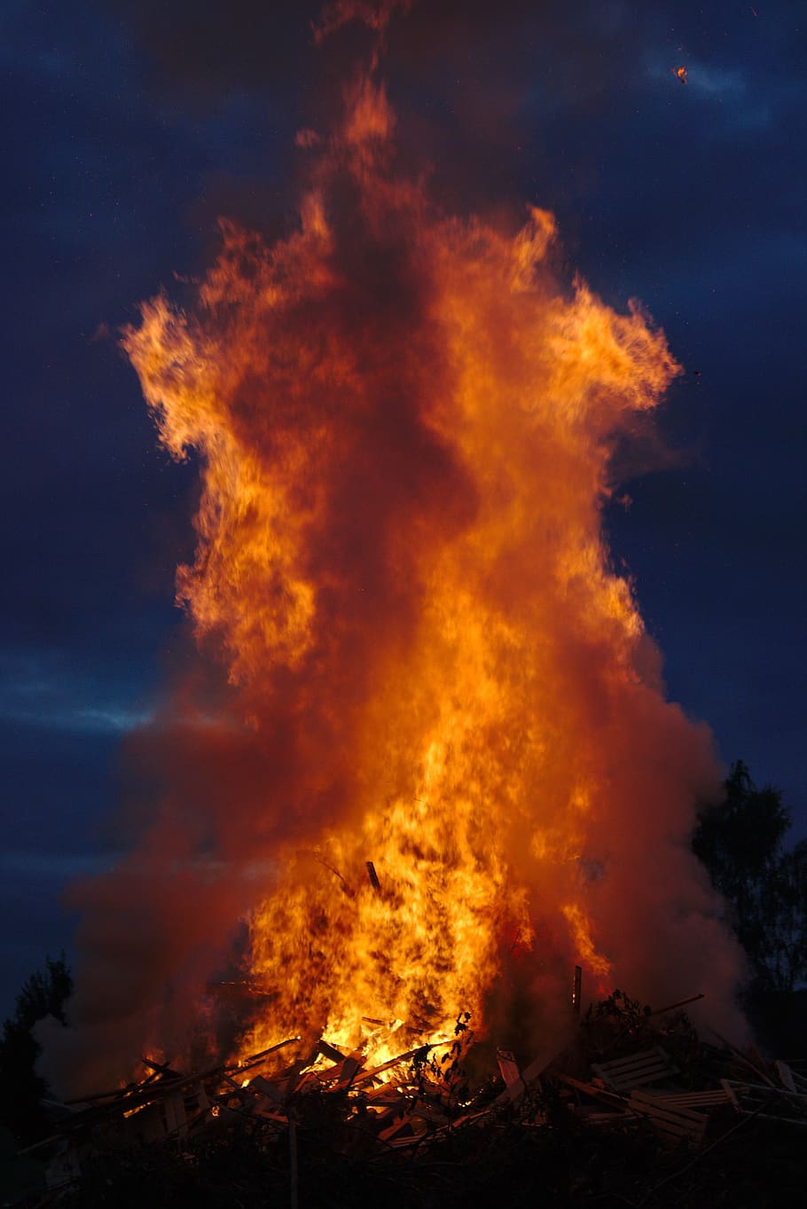 fire, sky, flame, heat, clouds, evening, night, wood, firelight HD wallpaper
