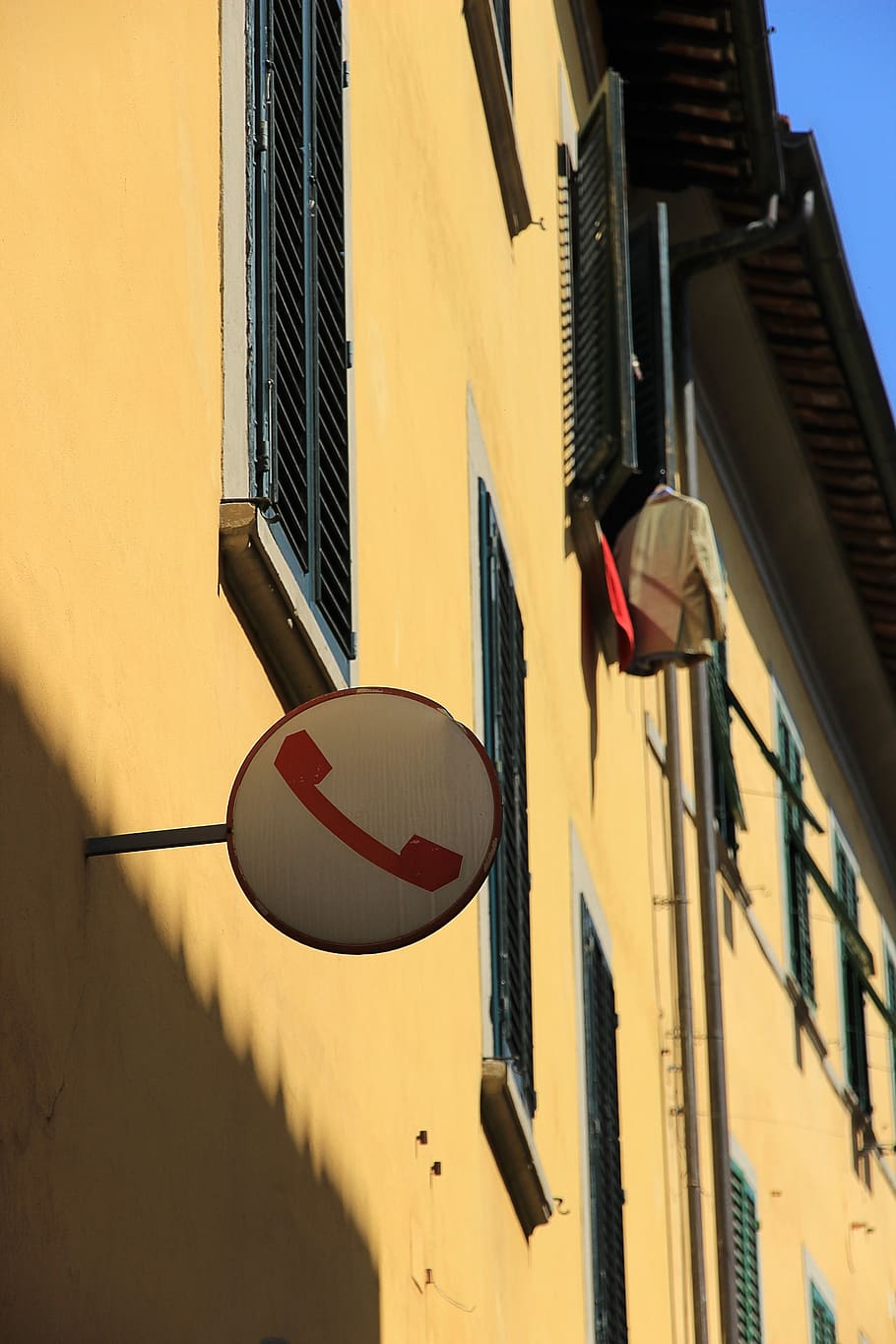 sign, shield, phone, building exterior, architecture, built structure HD wallpaper