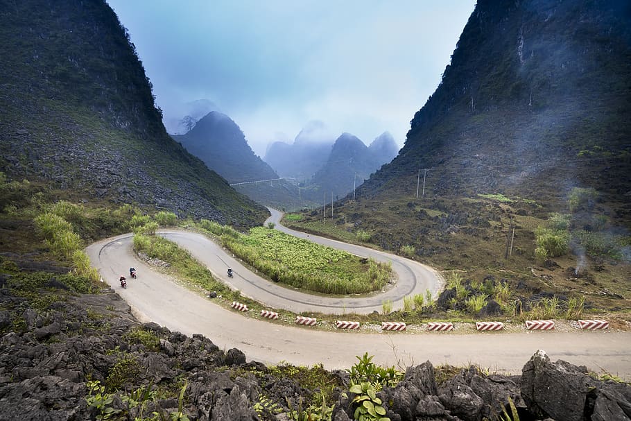 vietnam-ha-giang-street-mountain-province-mountain-high.jpg