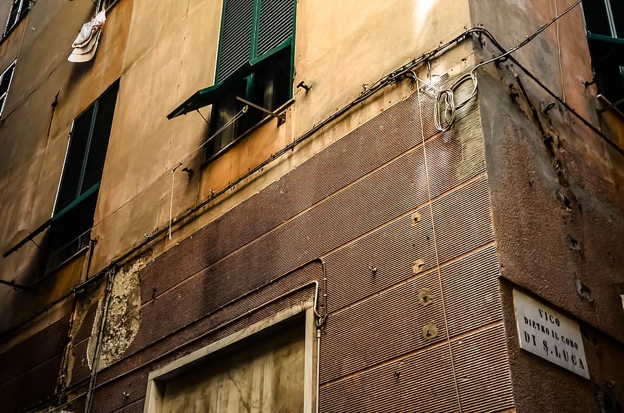 Callejones de Genova, opened green metal window, architecture HD wallpaper