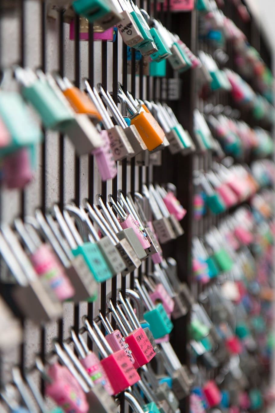 locking, key, wall, color, large group of objects, choice, variation HD wallpaper