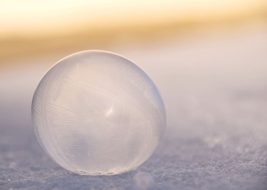 Soap Bubble, Iridescent, colorful, winter, snow, eiskristalle HD wallpaper