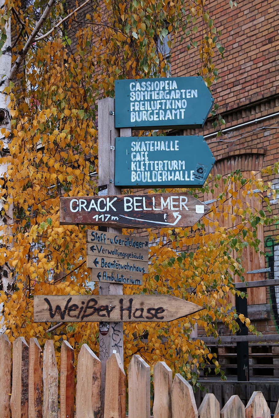 berlin, directory, directions, shield, note, path direction HD wallpaper