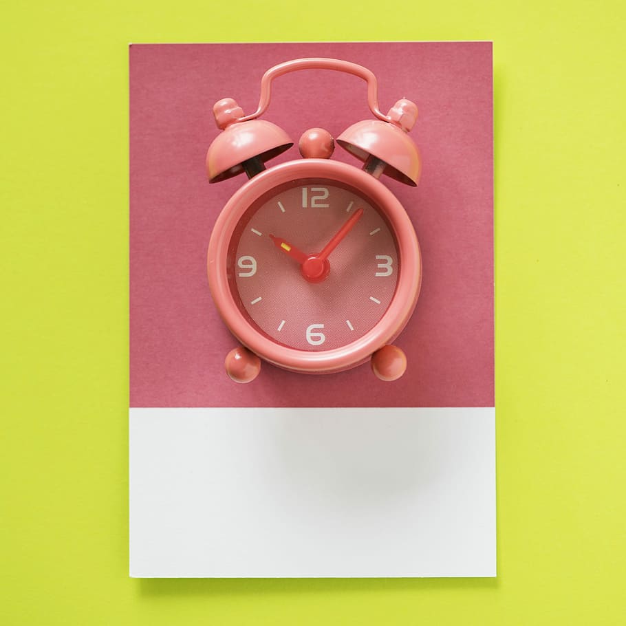pink bell alarm clock reading at 10:07, appointment, arrow HD wallpaper