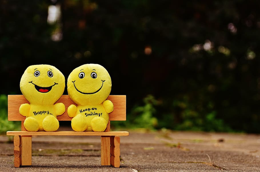 closeup photo of yellow plush toys, smilies, bank, sit, rest, HD wallpaper
