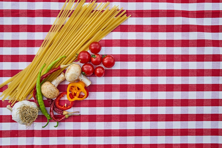 pasta and garlic, tomato, pepper, onion, mushroom, mushrooms