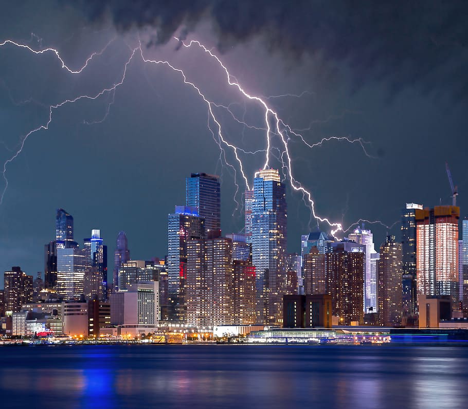 city at night during thunder storm, new york, lightning storm HD wallpaper