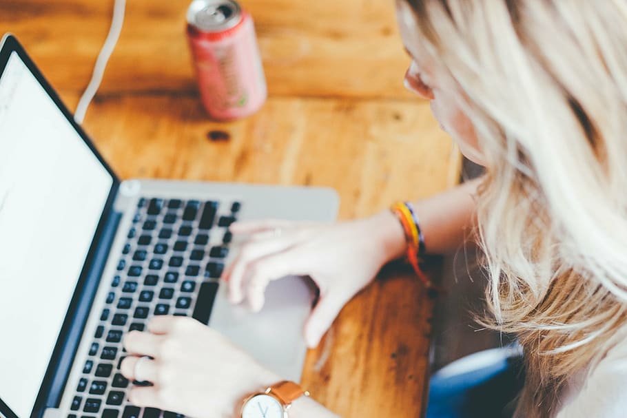 woman using MacBook Pro, computer, pc, workplace, home office HD wallpaper