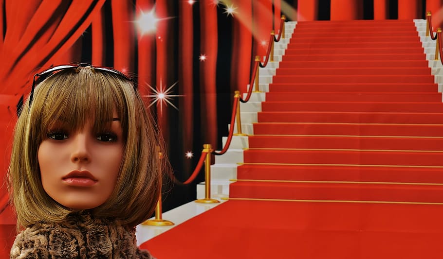 woman in front of red carpeted stairs, glamour, pretty, chic, HD wallpaper