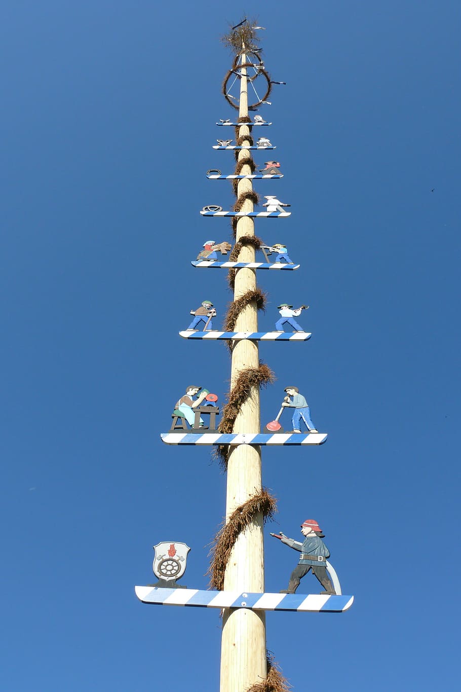 maypole, tradition, bavaria, maypole set up, bavarian traditions HD wallpaper