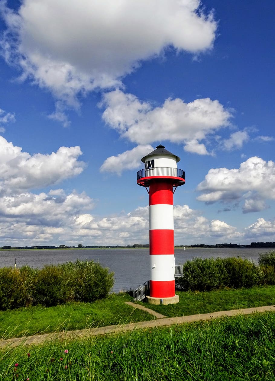 lighthouse, elbe, river, dike, guidance, sky, tower, grass HD wallpaper