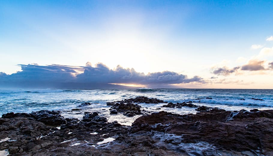 ocean with stones during sunset, beach, cloud, dawn, dusk, evening HD wallpaper