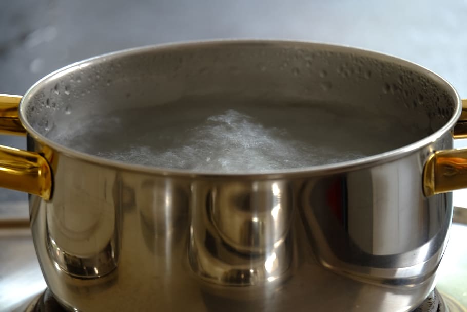 https://c1.wallpaperflare.com/preview/94/670/520/pot-boiling-water-hot-water-stainless-steel-pot.jpg