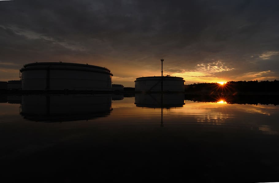 dawn, reflection, tank, sky, sunset, cloud - sky, water, nature HD wallpaper