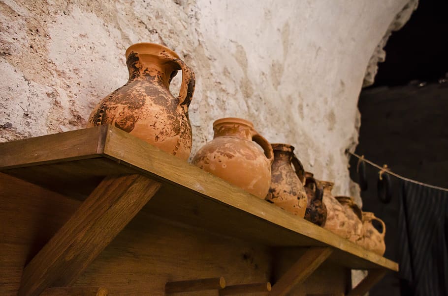 clay pots, old, medieval, jars, jugs, antique, pitchers, rustic HD wallpaper