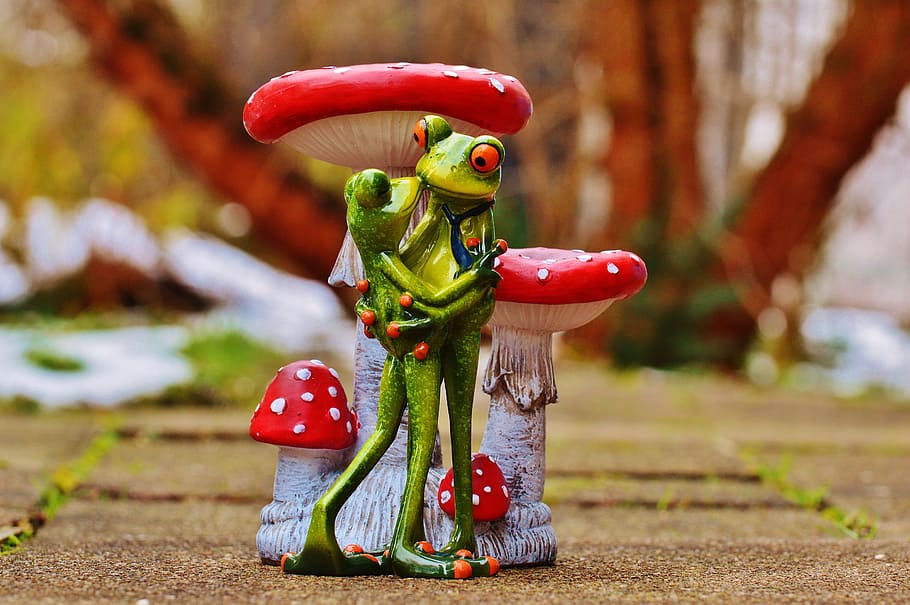 valentine's day, love, frogs, pair, kiss, together, figure, HD wallpaper