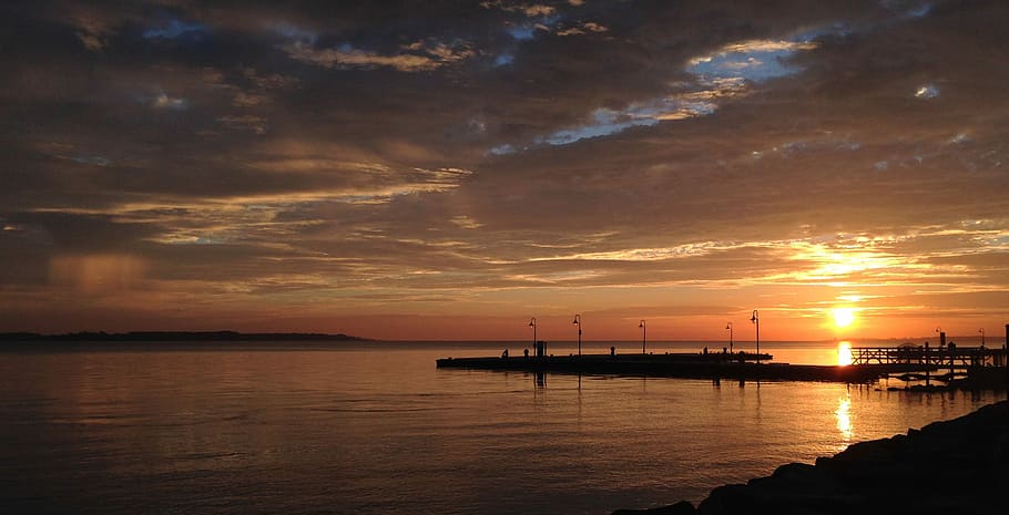 Sunrise on York River, photography of sunset, silhouette, pier HD wallpaper
