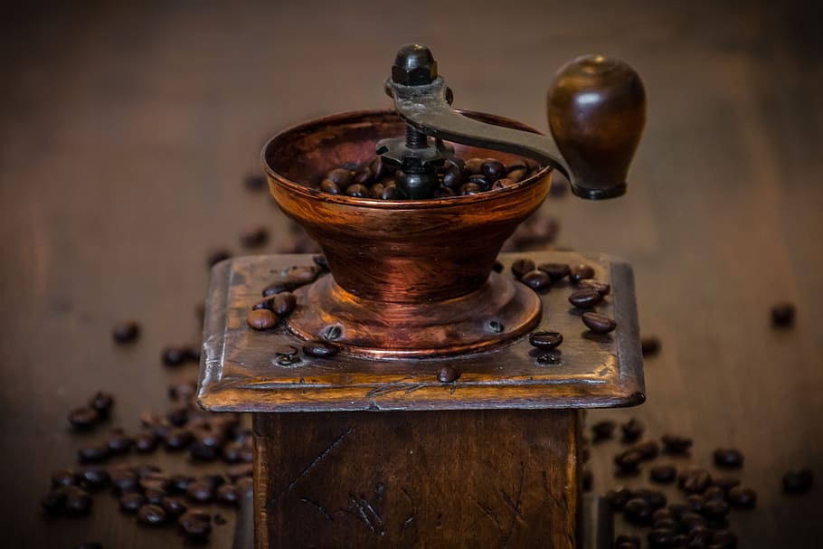 brown coffee manual grinder, old coffee grinder, cafe, caffeine HD wallpaper