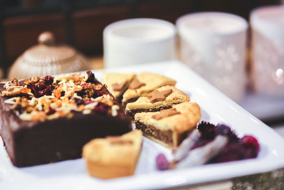 Cake on a White Plate, Blikle, breakfast, brownie, cakes, candy HD wallpaper
