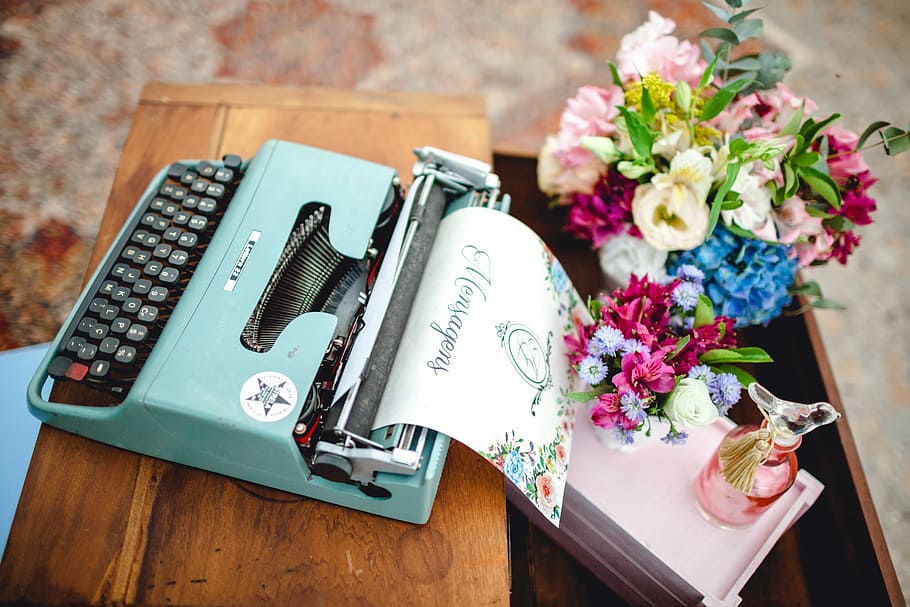 typewriter on wooden drawer, retro, machine, vintage, romantic HD wallpaper