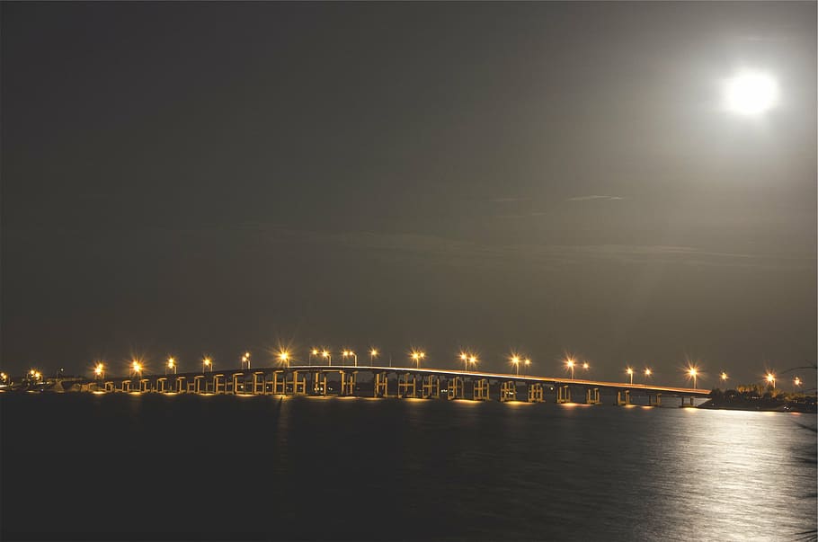 lighted posts on gray metal bridge, photography, night, architecture HD wallpaper
