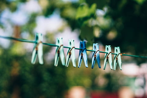 blue and green clothes pins close-up photography, background HD wallpaper