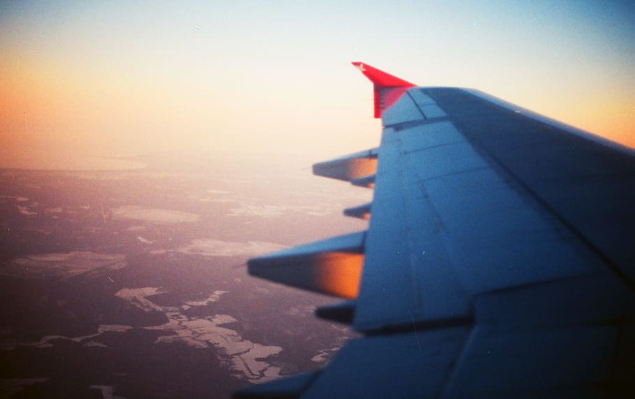 airplane window wing, photo of airplane wing during day time HD wallpaper