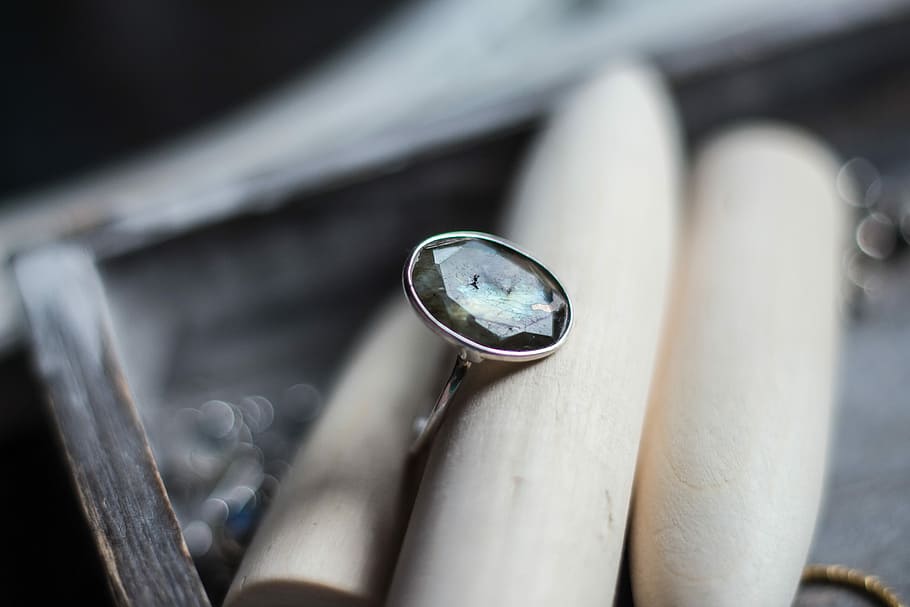 Ring, Labrador, Natural Stone, Silver, finger ring, stand, the table HD wallpaper