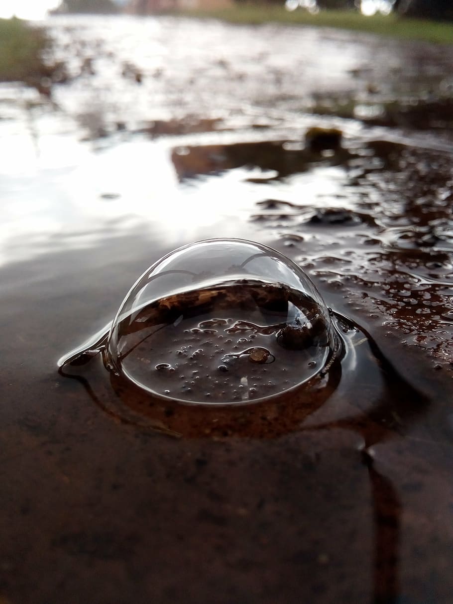 water, water bubbles, rain, flow, black and white, pavement HD wallpaper