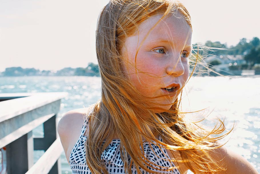beach, beautiful, blonde, blur, close -up, fun, girl, kid, lake HD wallpaper