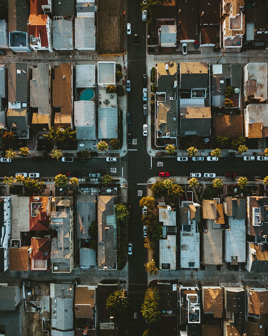 aerial photography of houses surrounded by cars and trees, urban Scene HD wallpaper