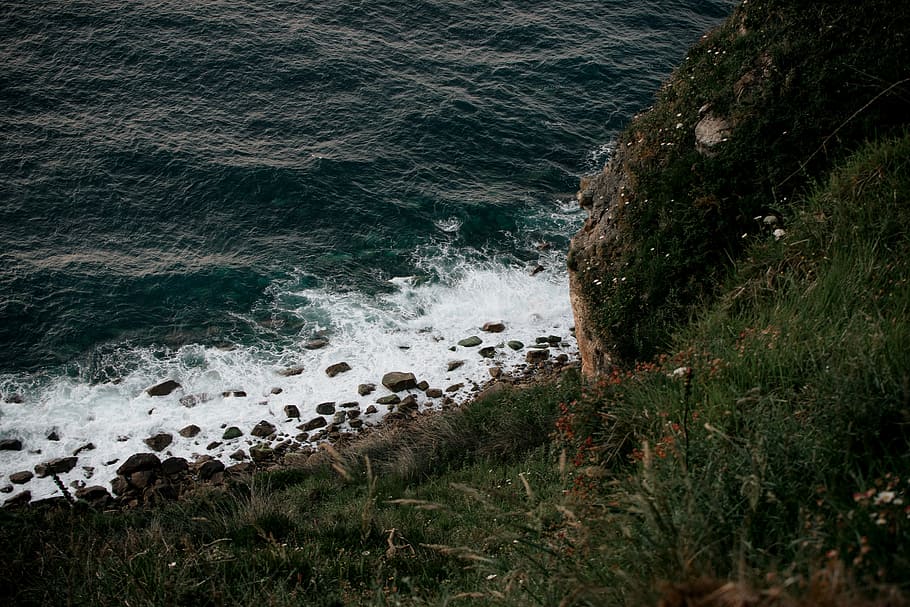 brown rocks near sea, ocean, water, wave, beauty in nature HD wallpaper