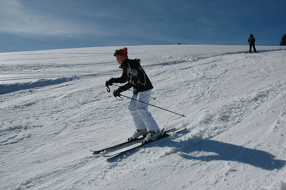 ski, sky, winter, snow, mountain, cold, white, sport, vacation HD wallpaper