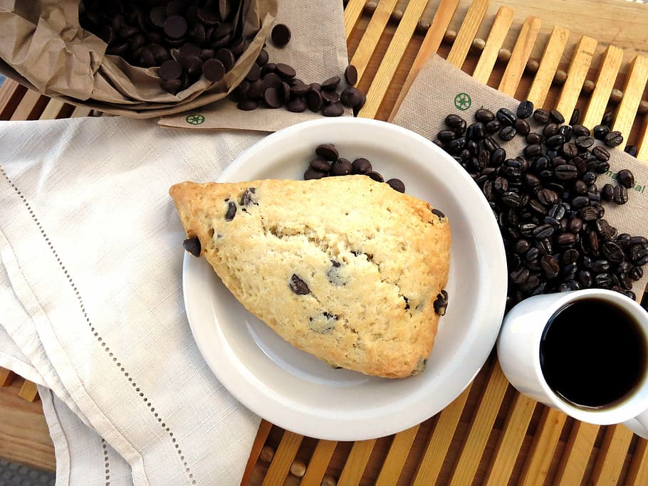 chocolate cookie and mug of black coffee on table, scone, breakfast HD wallpaper