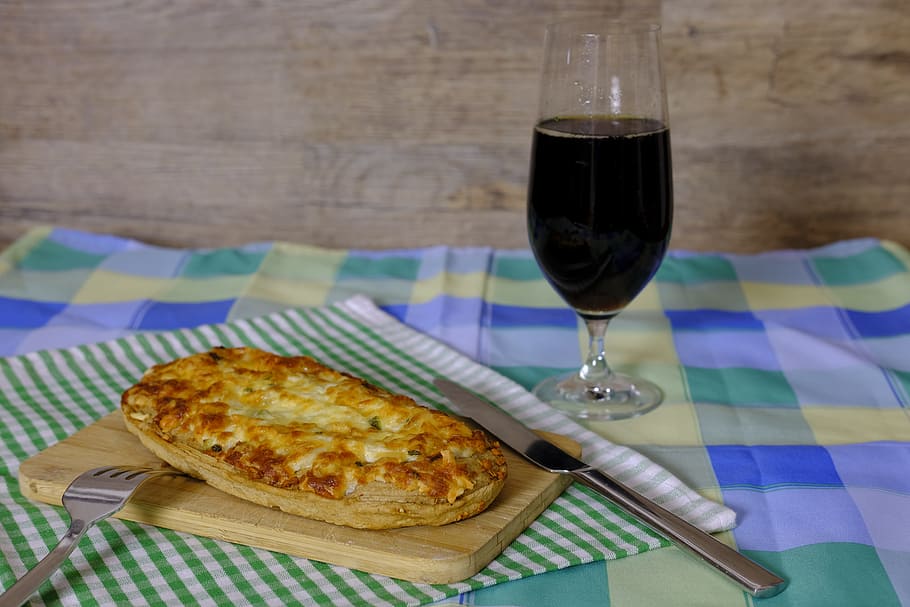 pizza, pizza bread, baguette, occupied, topping, baked, cheese HD wallpaper