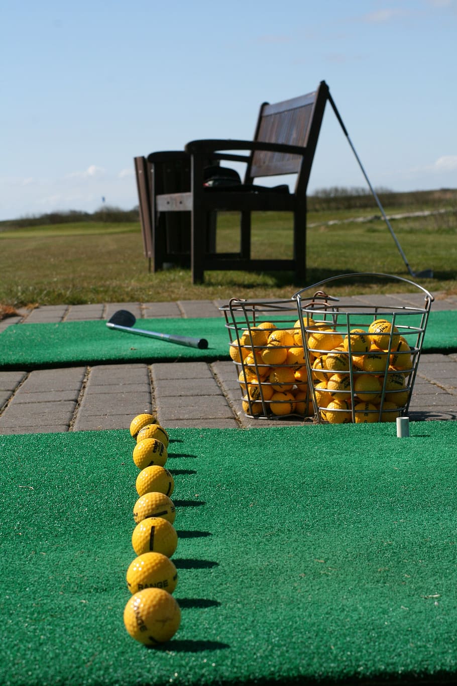 golf balls on mat, driving range, line up, club, swing, practice, HD wallpaper