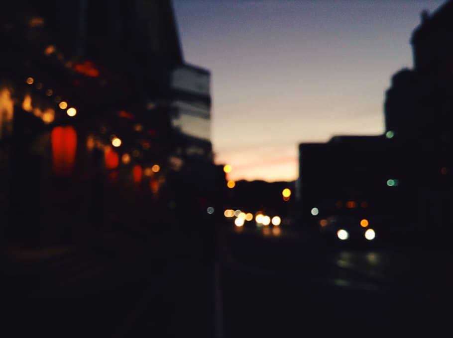 City Blur, black, buildings, lights, purple, shadow, sky, street, HD wallpaper