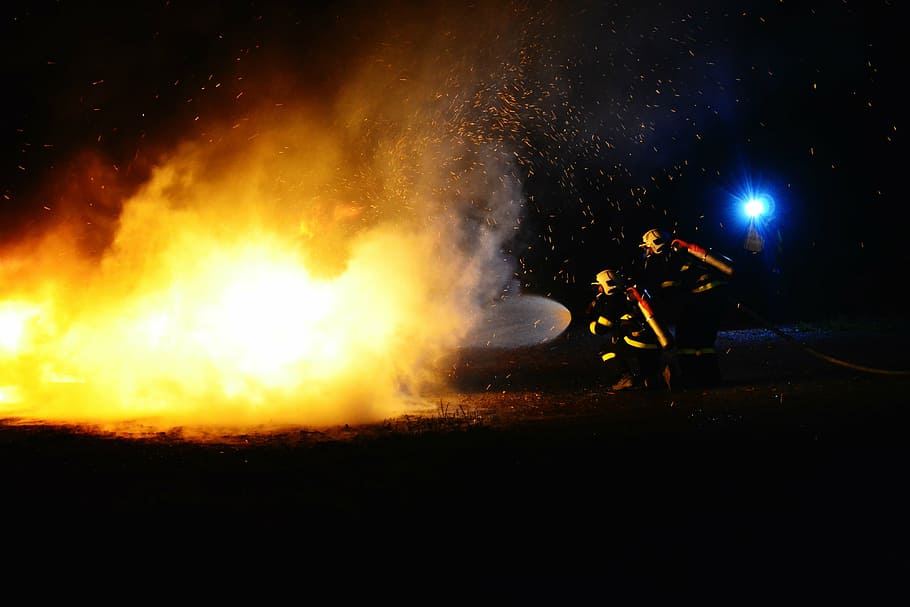 fire, firemen, fireman, burns, the flames, night, burning, danger HD wallpaper