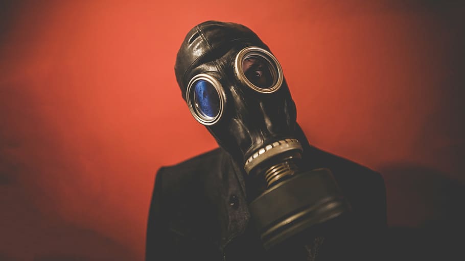 person wearing black gas mask while taking selfie, people, man HD wallpaper