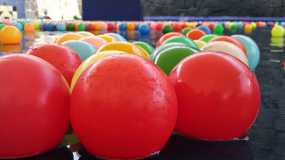 balls, colors, water, red, in a row, multi colored, no people HD wallpaper