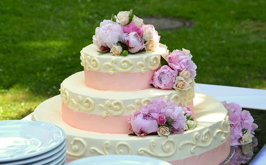 Wedding Cake with Beautiful Flowers