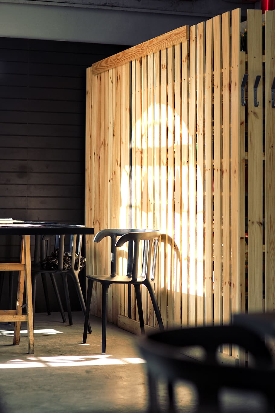 black wooden chair, interior, design, home, decor, decoration HD wallpaper