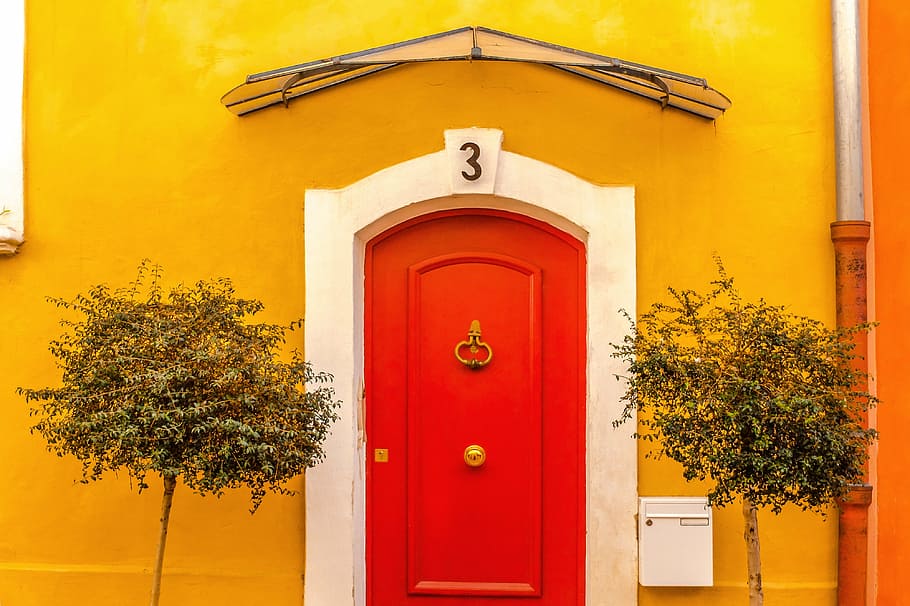 red wooden door, wall, yellow, home, entrance, outdoor, cassis, HD wallpaper