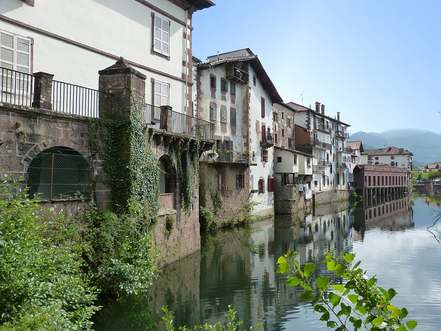 river, dam, reflection, people, medieval, architecture, euskal herria HD wallpaper