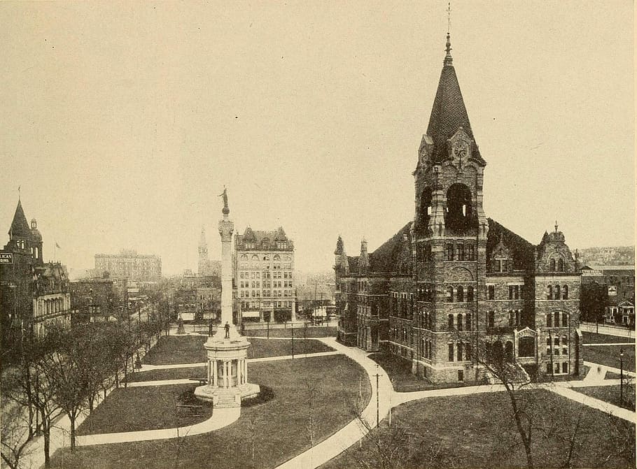 City Hall and Soldiers Monument in 1919 in Scranton, Pennsylvania