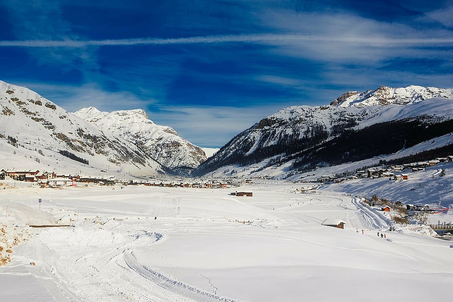 livigno, italy, alps, mountains, ski slope, village, town, valley, HD wallpaper