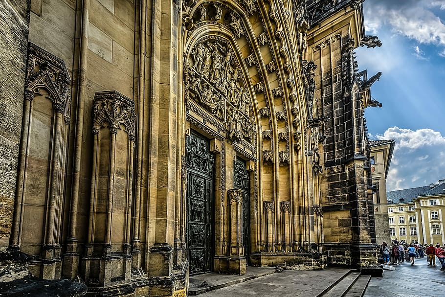 brown cathedral under cloudy sky during daytime, Vitus, St HD wallpaper