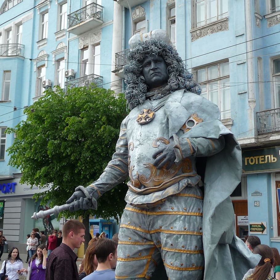 Man, Crowd, Buildings, performing, performance, living statue HD wallpaper