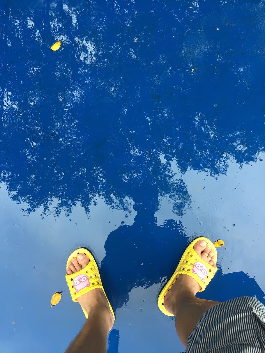 Reflection, Yellow, Flip Flop, rain, summer, shadow, blue, human body part HD wallpaper