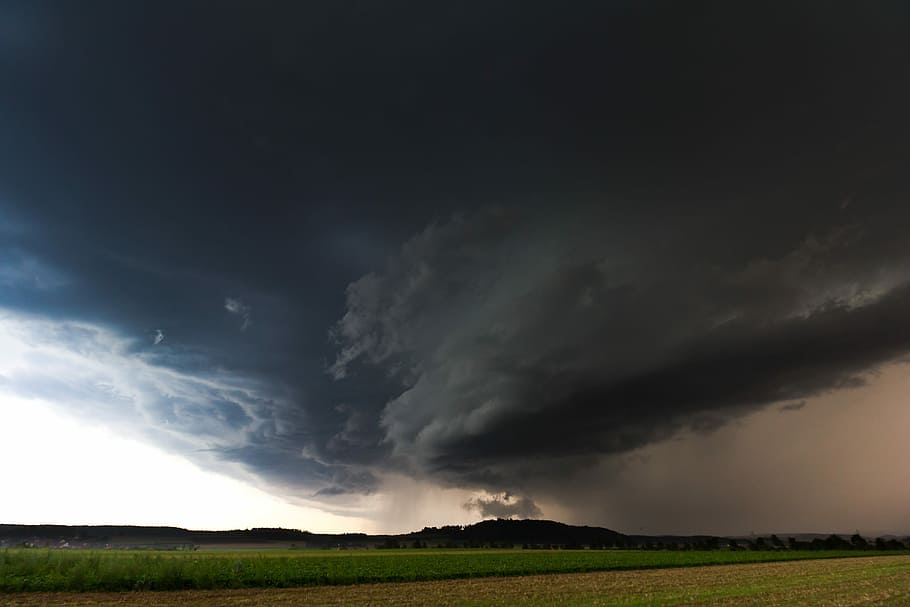 tornado over green field, super cell, squall line, storm front, HD wallpaper
